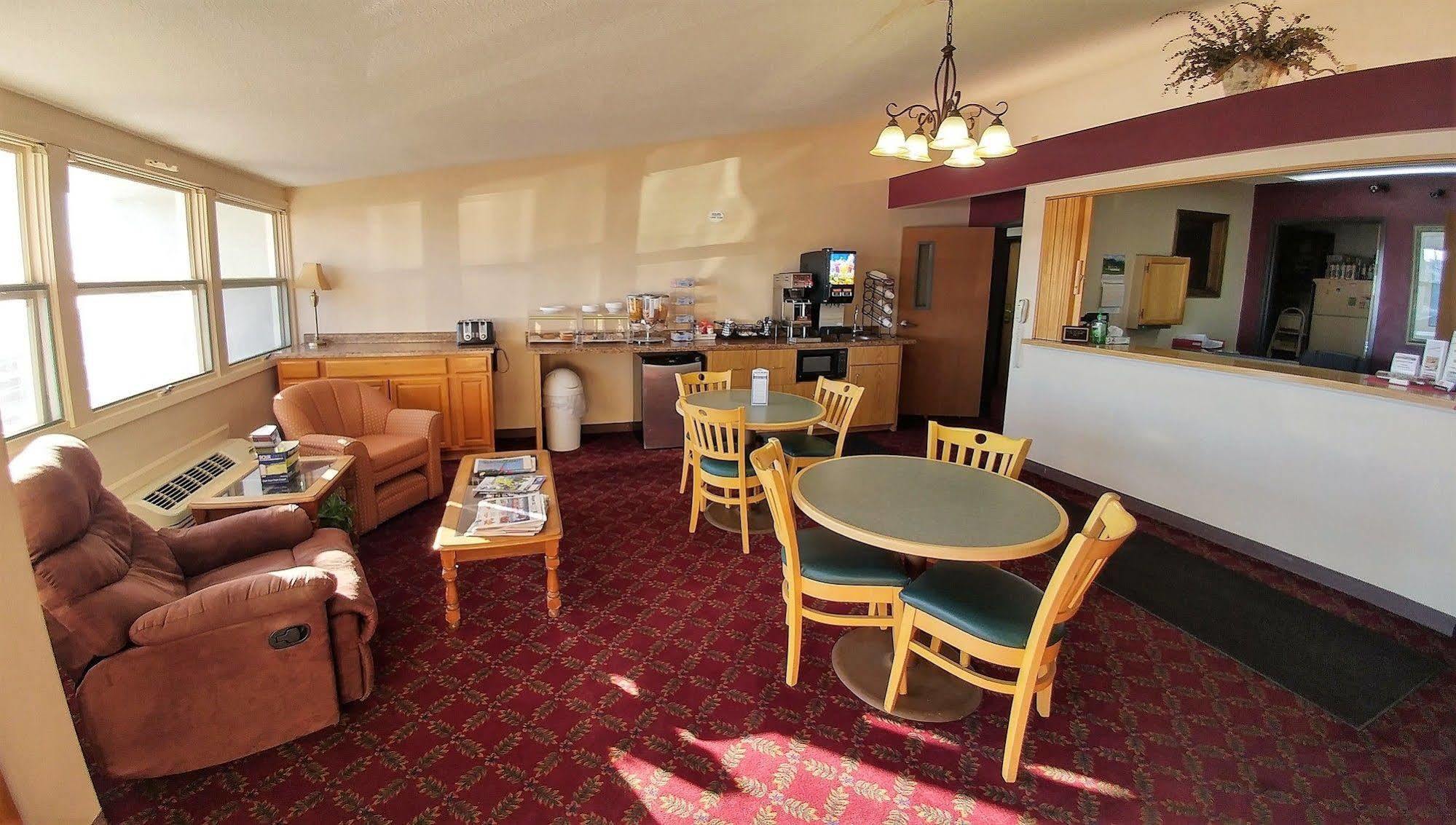 Red Carpet Inn - Windom Exterior photo